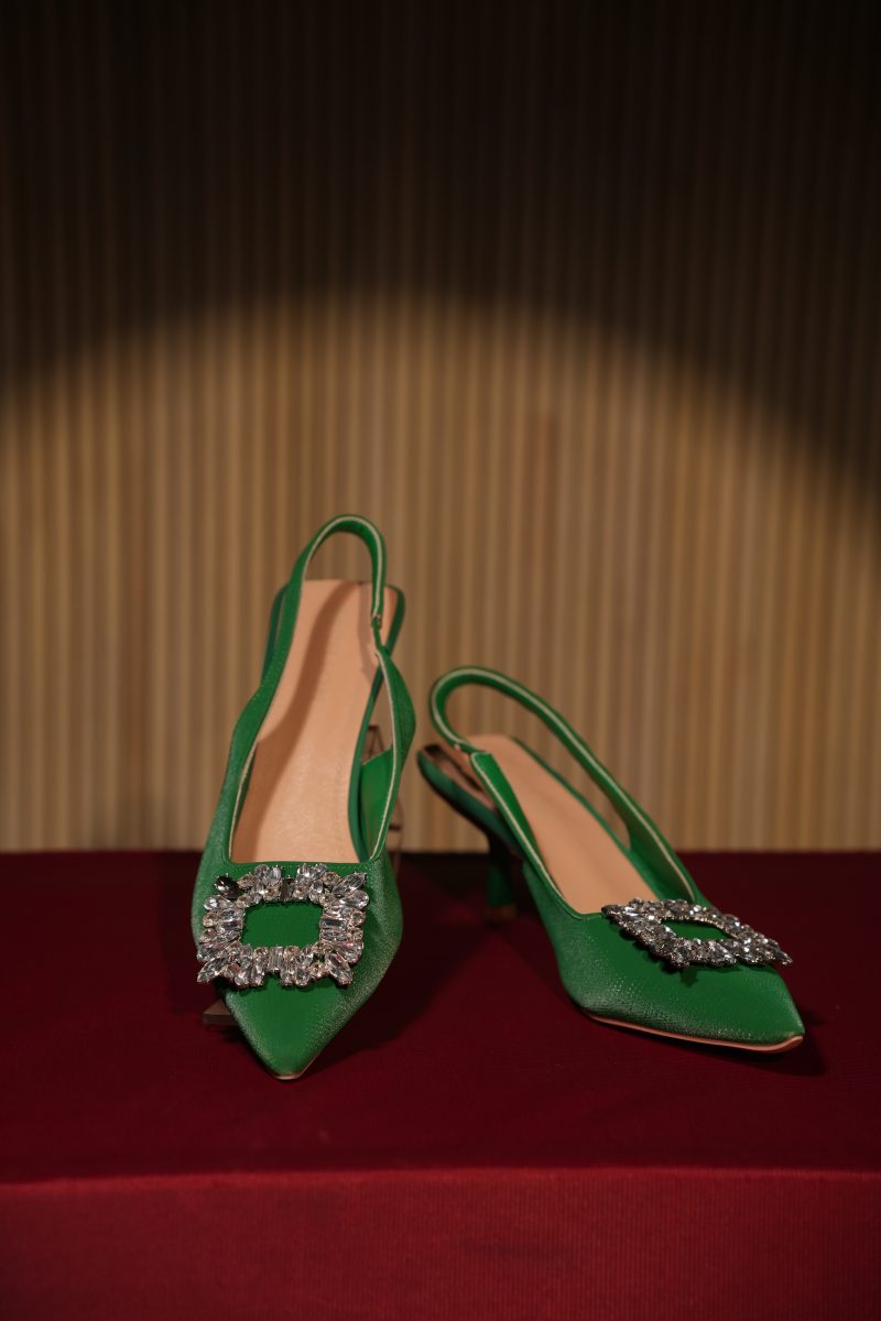 Off White ladies shoes crafted in transparent stone