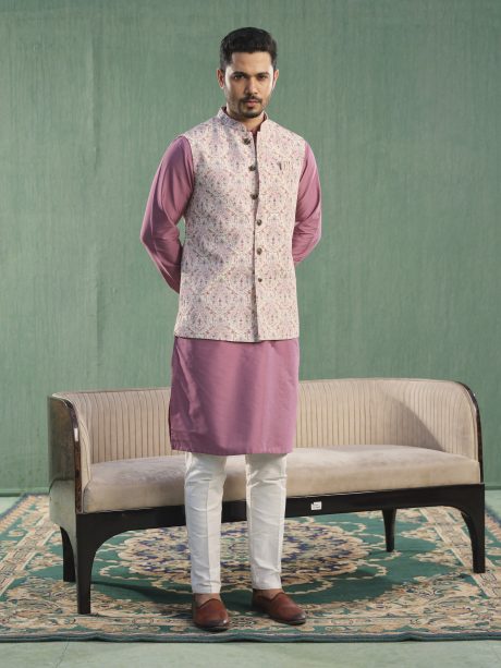 Splendid Looking Off White Color Casual Wear Silk Waist Coat.